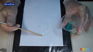 Снежинка - елочная игрушка из эпоксидной смолы.