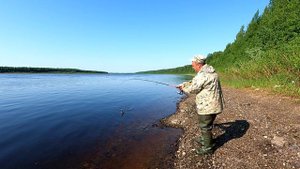 Наловили столько рыбы, что еле вынес / Окунь каждый заброс / Не рыбалка, а мечта