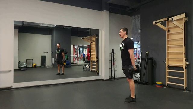 Выпады с гантелями / DB Lunges смотреть онлайн