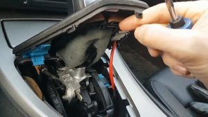 как перевести селектор кпп в нейтральное положение на BMW e90, e60