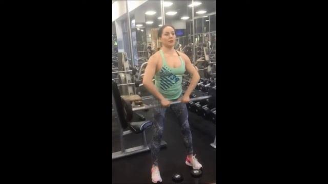 Делаем красивые, рельефные плечи. смотреть онлайн