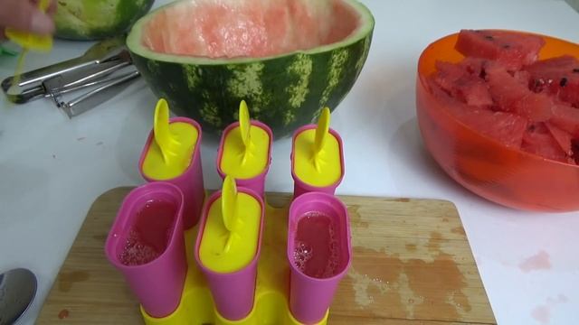 АРБУЗ БАССЕЙН С ОРБИЗ ДЛЯ КАТИ И МАКСА ВЕСЕЛОЙ СЕМЕЙКИ|Лайфхаки поделки для кукол Барби ЛОЛ смотреть онлайн