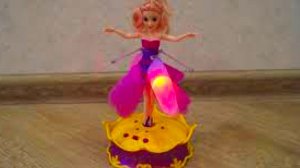 Настя и игрушка летающая Фея