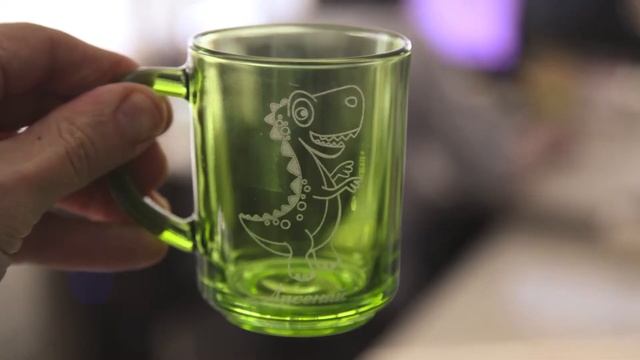 Цветные кружки с лазерной гравировкой