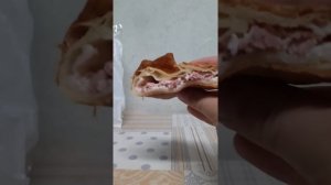 Обзор на булочку с ветчиной и сыром от 'Пятёрочка'