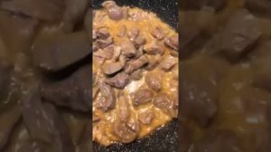 Гуляш из говядины с пюре?