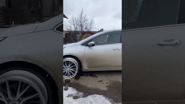 Kia Ceed на примерке дисков