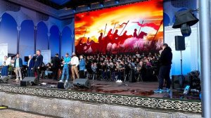 Только песня казаку во степи подмога