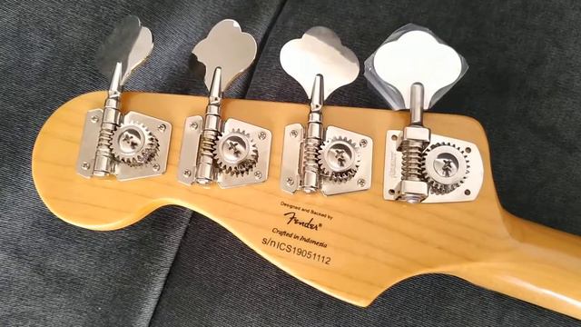 Hipshot HB7 Bass Tuning Machines Wont Fit Squier Jazz Bass Classic Vibe 70's смотреть онлайн