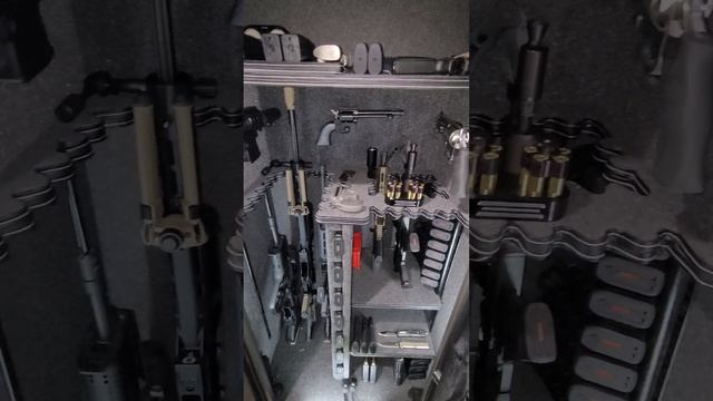 Winchester 36 gun safe  with mag holders and wall pegs to hold 3 pistols #winchester #gunsafe