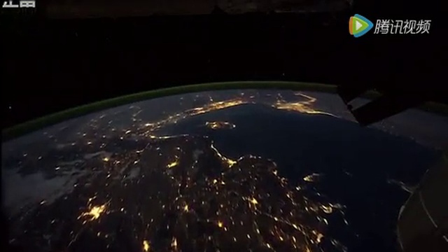 33 дней космических путешествий. то, что китайские космонавты см. Шокирующая ум. 33日太空游。中国宇航员所见。震撼心灵 смотреть онлайн