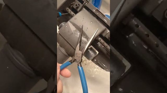 Что хранится в щетке тигрёнка? Пылесос Thomas Twin Tiger в деталях. смотреть онлайн