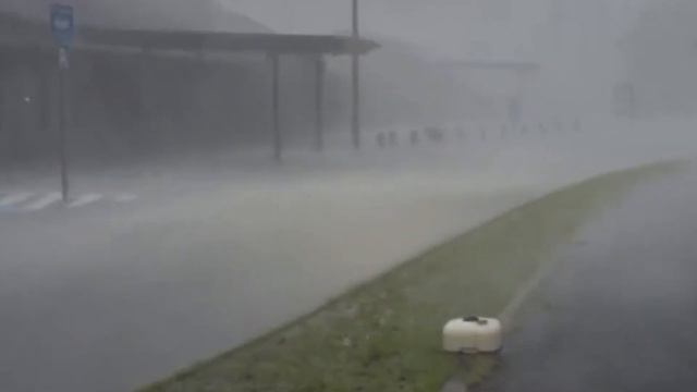 11 minutes ago! The wind lifted the Kaaba into the sky! The holy city of Mecca is in mourning! смотреть онлайн