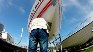 Ремонт яхты, грунт на подводную часть.