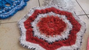 ВЯЗАНЫЕ КРЮЧКОМ КОВРИКИ.