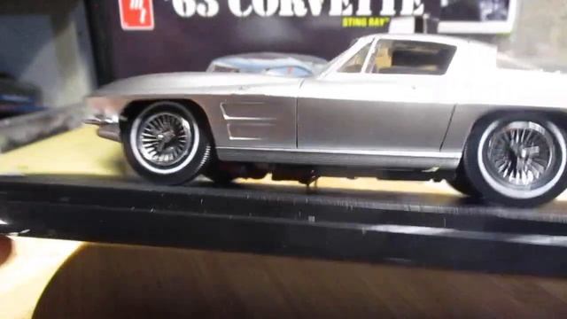 Plastic Models - 1/25 AMT 1963 Corvette Stingray - Completed Build Review смотреть онлайн