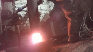 Чистка дымохода бензином.