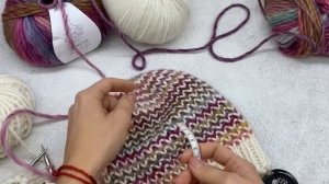 Научись вязать ШАПКУ СПИЦАМИ оригинальным двухцветным узором