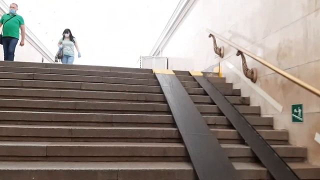 Ride In St.Petersburg - Vladimirskaya Metro Station (станция метро Владимирская, Санкт-Петербург)