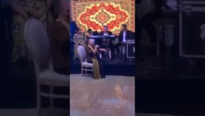 Бабушка поет на свадьбе у внучки 2