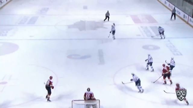 Геноуэй в прыжке сохраняет шайбу в зоне и реализует 5х3 смотреть онлайн