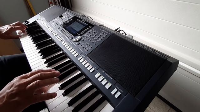 top of the world Yamaha PSR S950 смотреть онлайн