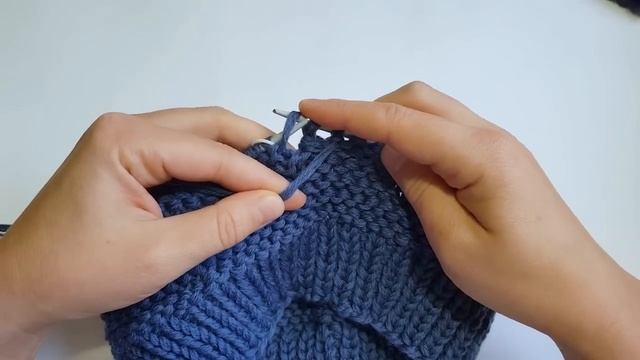 Незаметный стык рядов (платочная вязка по кругу)