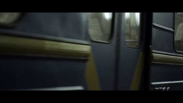 Белый Браслет на левой руке смотреть онлайн