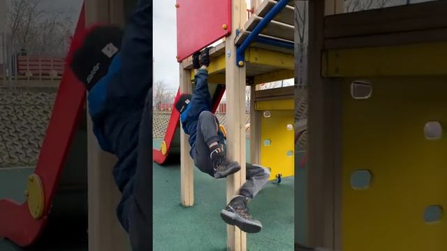 Артур. Тренировка во дворе 3. смотреть онлайн