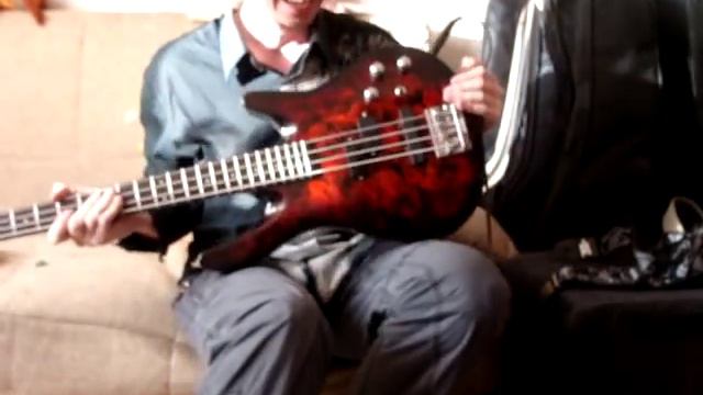 Washburn XS-4 Axxess Bass смотреть онлайн