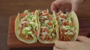 Рецепт мексиканских куриных тако :: С чесночным соусом :: Лучшие куриные тако