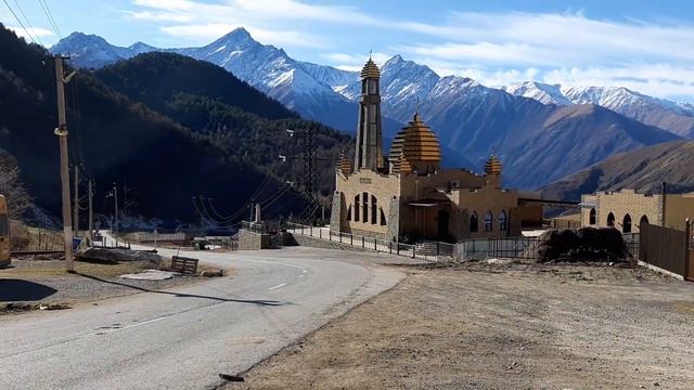 МЕЧЕТЬ В ГОРАХ - ИНГУШСКАЯ АРХИТЕКТУРА смотреть онлайн