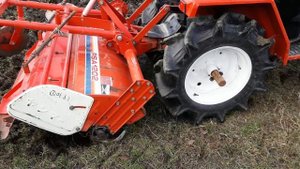 Обработка земли мини трактором Yanmar