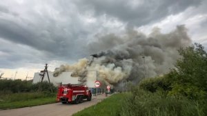 В Великом Новгороде сильнейший пожар на Лужской ТЭЦ.