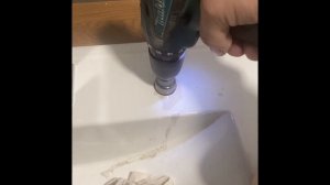 Сверление отверстия в керамическом умывальнике