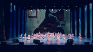 ГКЗ Башкортостан. Эстрадный балет "Кредо".  Рук. Вероника Горшунова Танец "Большая семья"