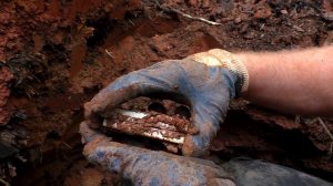 Песочный сохран в немецкой землянке / Perfect condition of WWII relics