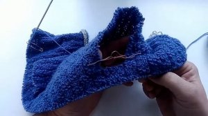 Детская кофточка  с капюшоном спицами . Реглан сверху.