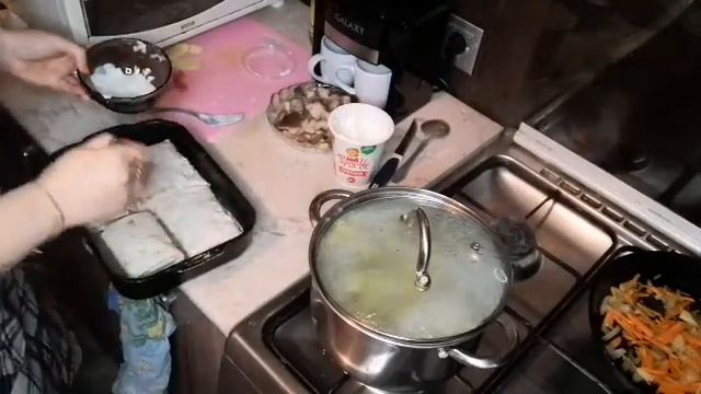 Распаковка, готовим грибной суп, рыба запечённая в лаваше. Дигустируем! смотреть онлайн