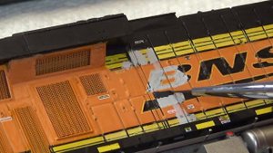 Weathering A ScaleTrains BNSF ES44AC