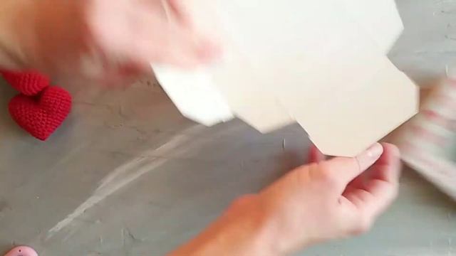 Упаковка Валентинки. Вязаное крючком сердце.
