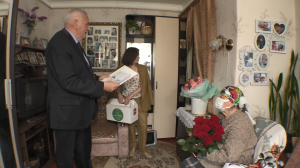 В преддверии Дня Великой Победы, представители городской Администрации, поздравляют ветеранов