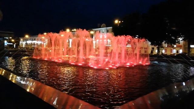 Фонтан возле цирка в Гомеле смотреть онлайн