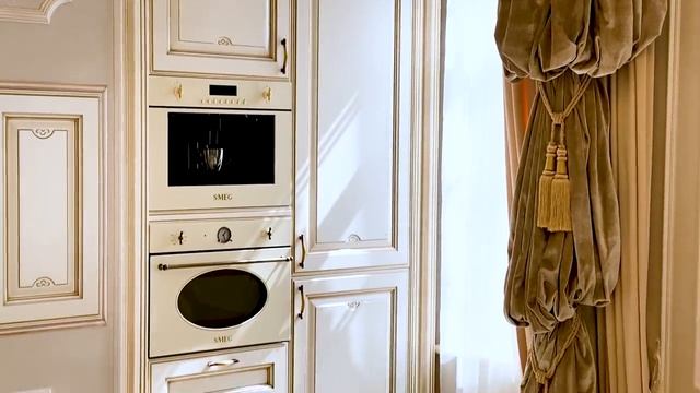 Что внутри ДВОРЦА МИЛЛИАРДЕРА? Бассейн, кинотеатр, лифт для еды! Обзор дома на Рублевке смотреть онлайн