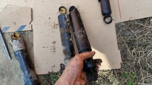 Замена задних амортизаторов ВАЗ-2107 своими руками