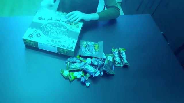 УРАААА! РАСПАКОВКА  НОВОГОДНИЙ ПОДАРОК!