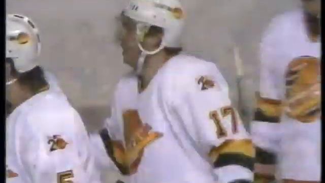 Vladimir Krutov's fast break goal for Canucks vs Flames (30 jan 1990)