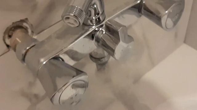 Идеальная белая ванная. Сатинированный керамогранит. смотреть онлайн