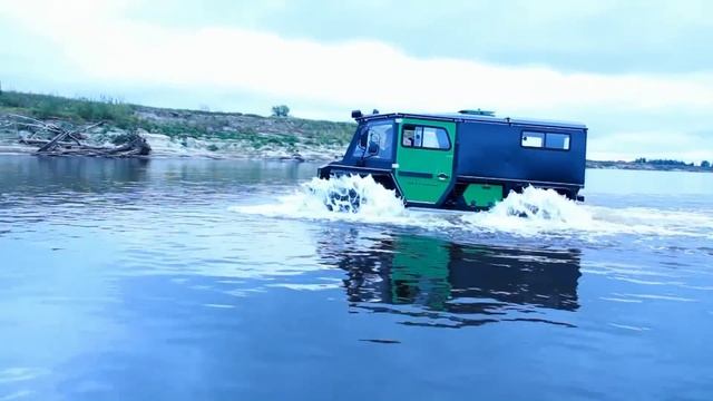 вездеход ПЕТРОВИЧ переплывает речку смотреть онлайн