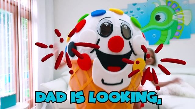 Макс с Катей играют в Прятки с папой смотреть онлайн